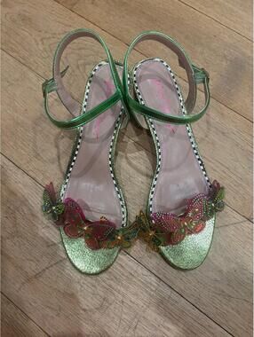 Betsey Johnson Vintage Y2K amazing butterfly rainbow heels